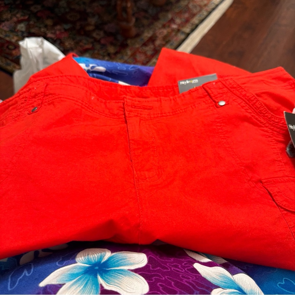 Style & Co. Women's Red Capris
